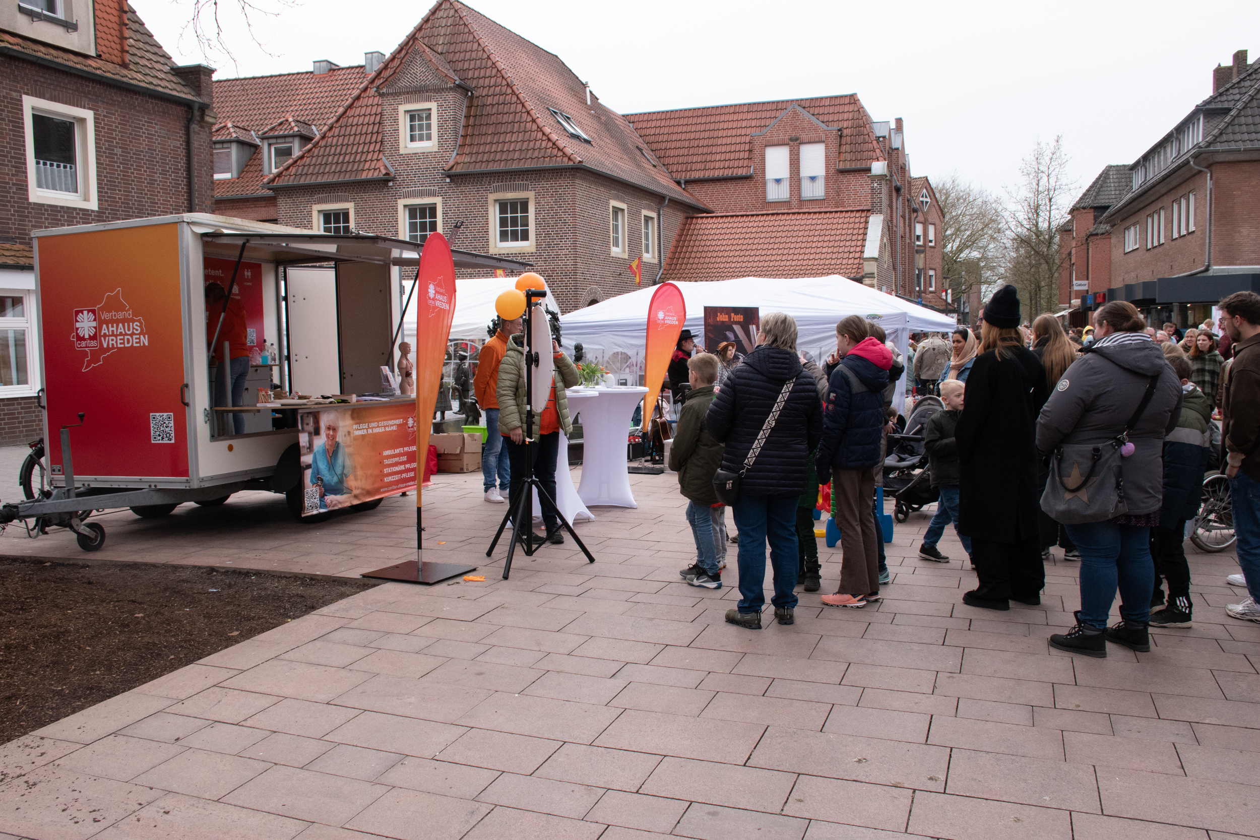 Der Stand des Caritasverbandes auf dem Oldenkottplatz.