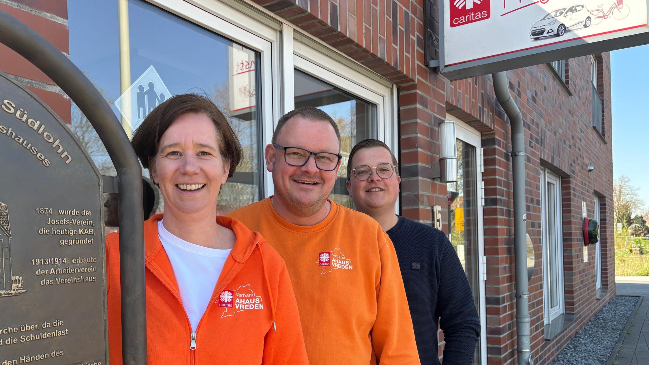 Das Leitungsteam der Caritas Ambulanten Pflege in Südlohn: Karin Bennemann (Stellvertretung), Jens Beckmann (Leitung), Markus Heitmann (Stellvertretung).