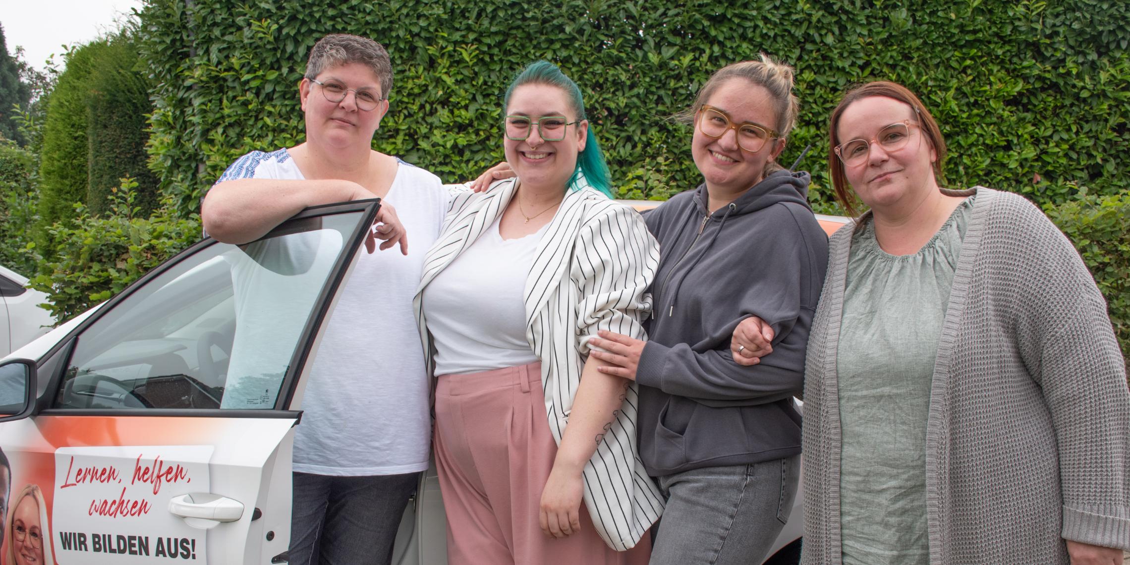 Daniela Storck, Luzie Vogel und Laura Hollweg (v.l.) bilden das Team der Zentralen Praxisanleitung. Dem Trio steht Ausbildungskoordinatorin Miriam Klöpper zur Seite.