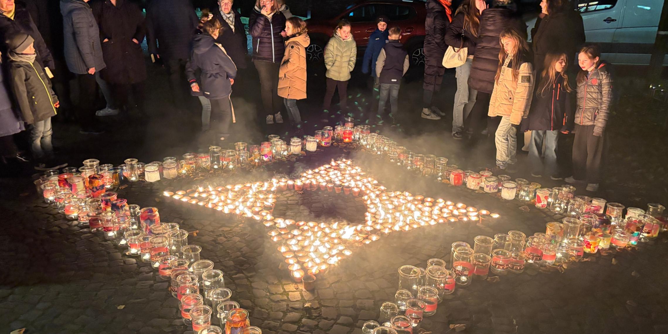 Viele kleine Lichter als Zeichen der Hoffnung